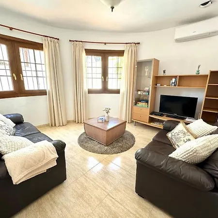 Villa Casa Del Mar, Stunning With Swimming Pool *