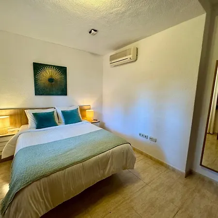 Villa Casa Del Mar, Stunning With Swimming Pool