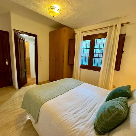 Casa Del Mar, Stunning With Swimming Pool Villa Sitio de Calahonda