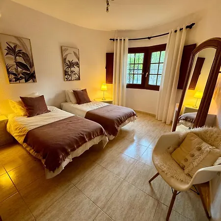 Casa Del Mar, Stunning With Swimming Pool Villa