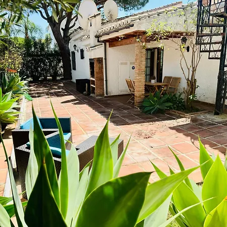 Villa Casa Del Mar, Stunning With Swimming Pool Sitio de Calahonda